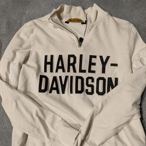 EUC Women's 1/4 Zip Sweatshirt